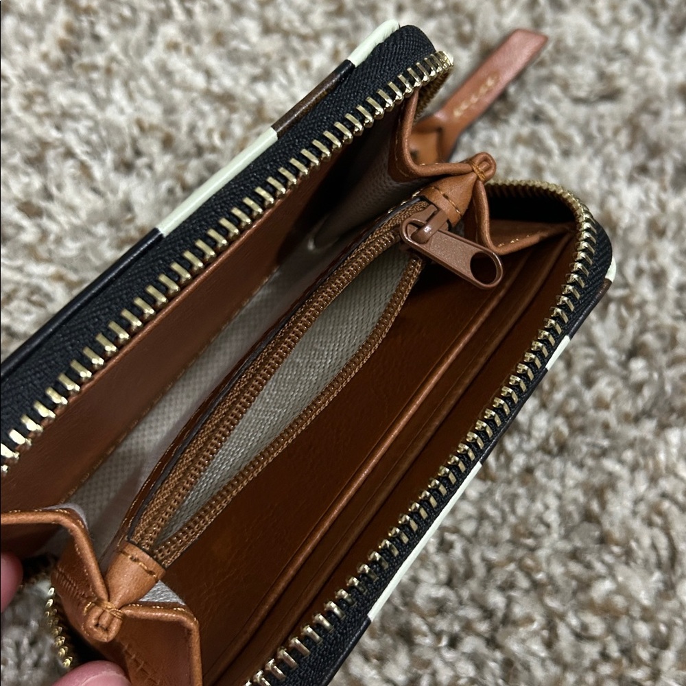 NEW Dooney & Bourke Zebra Stripe Wallet - Picture 3 of 5